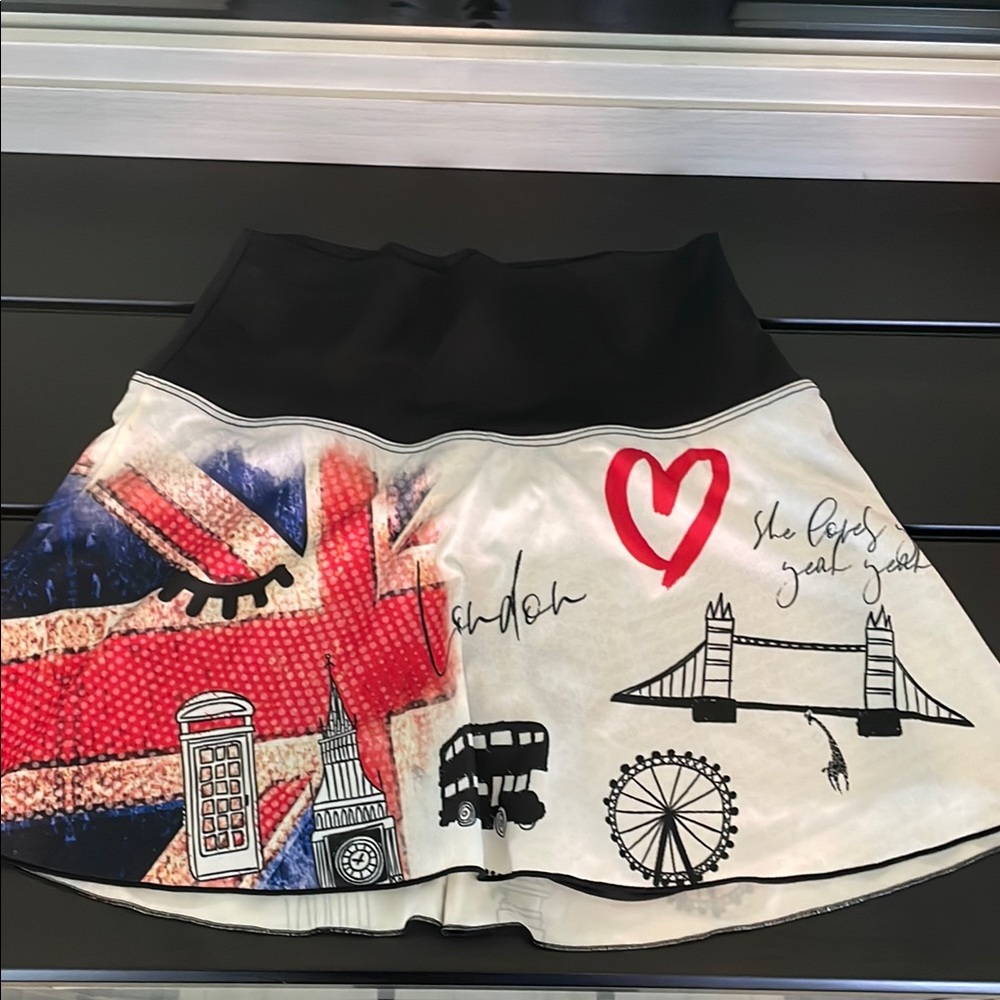 London Print Women's Skirt - Black and White